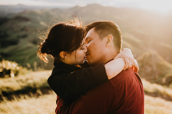 Engagement 10 with kiss